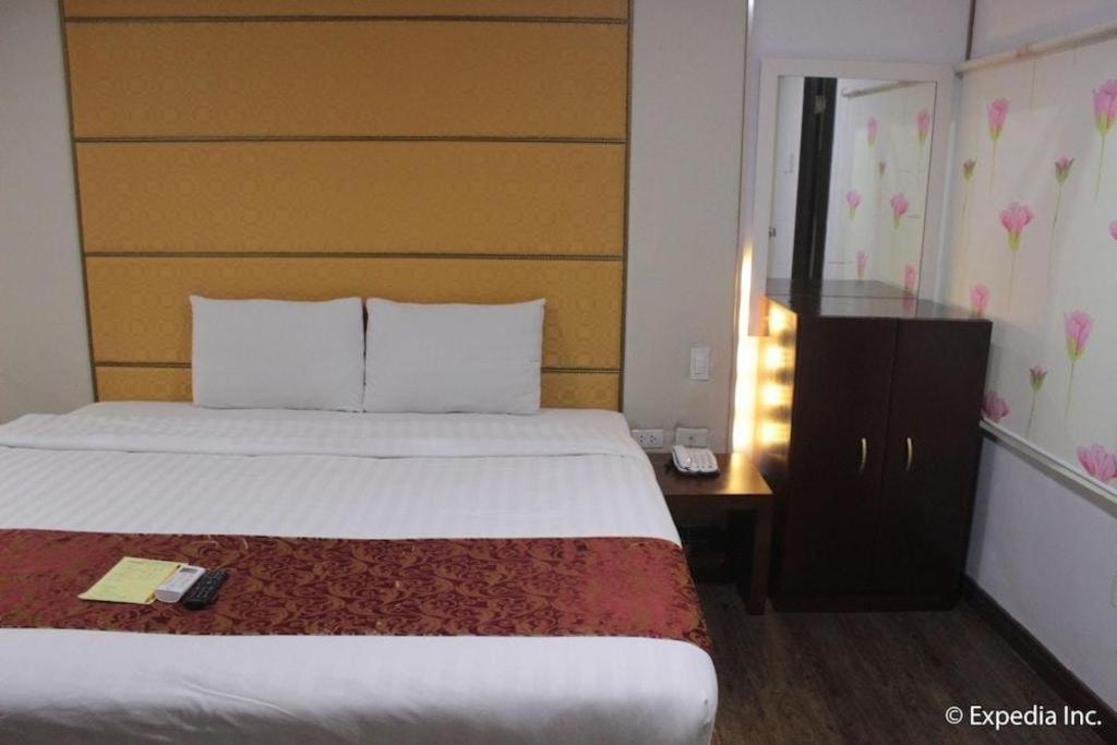 Horizon Hotel Olongapo Buitenkant foto